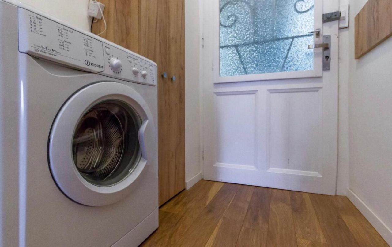 Apartment Faryna بوخارست المظهر الخارجي الصورة
